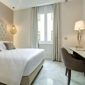 Camera con letto king size